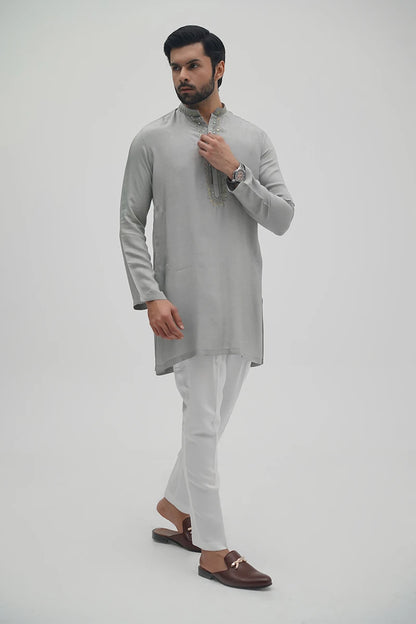 AAROHI KURTA