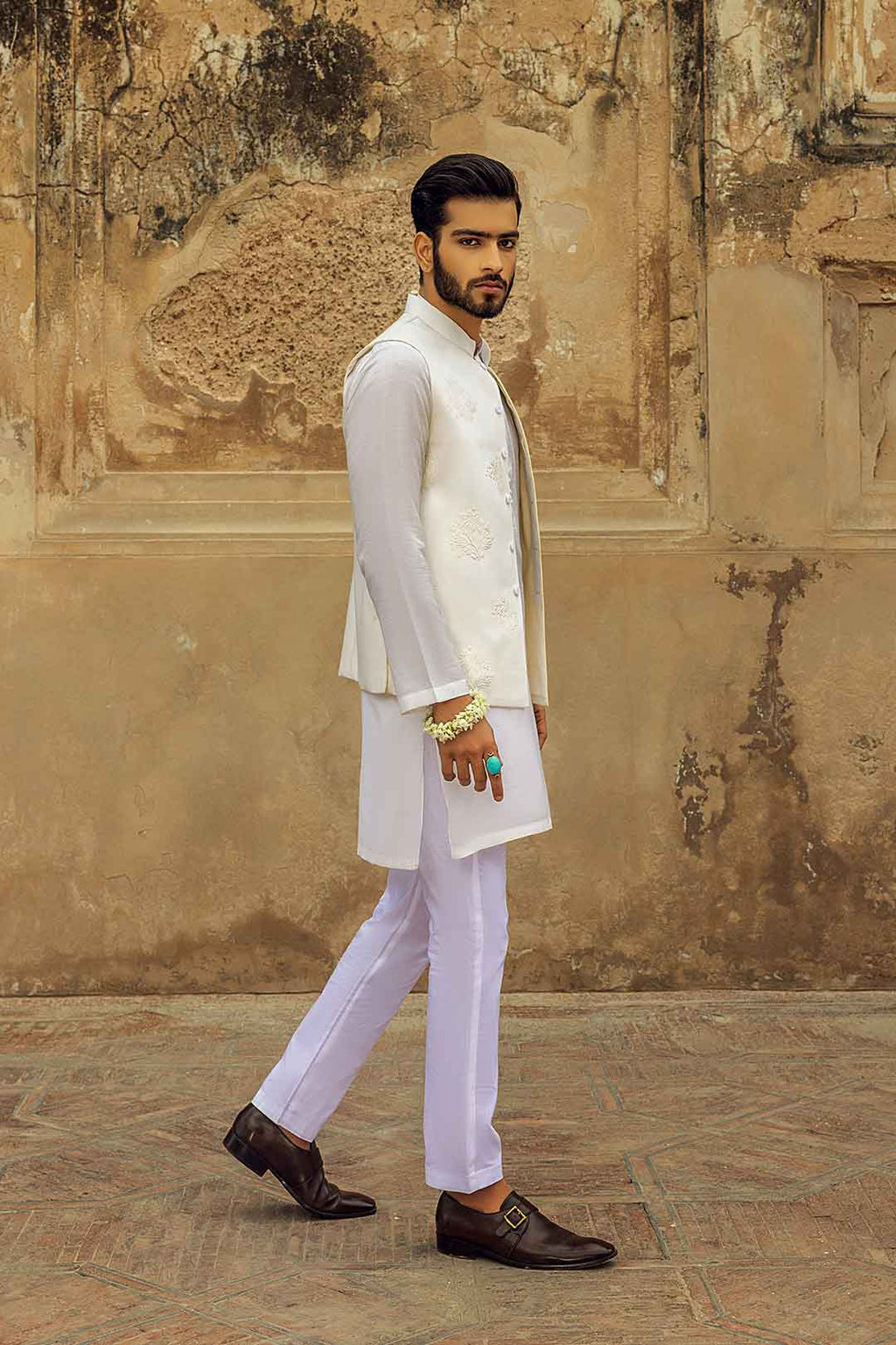 Farrukh Fateh Kurta