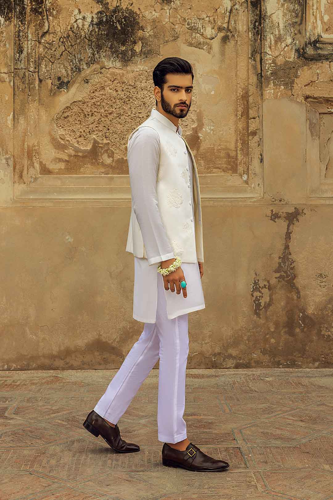 Farrukh Fateh Kurta