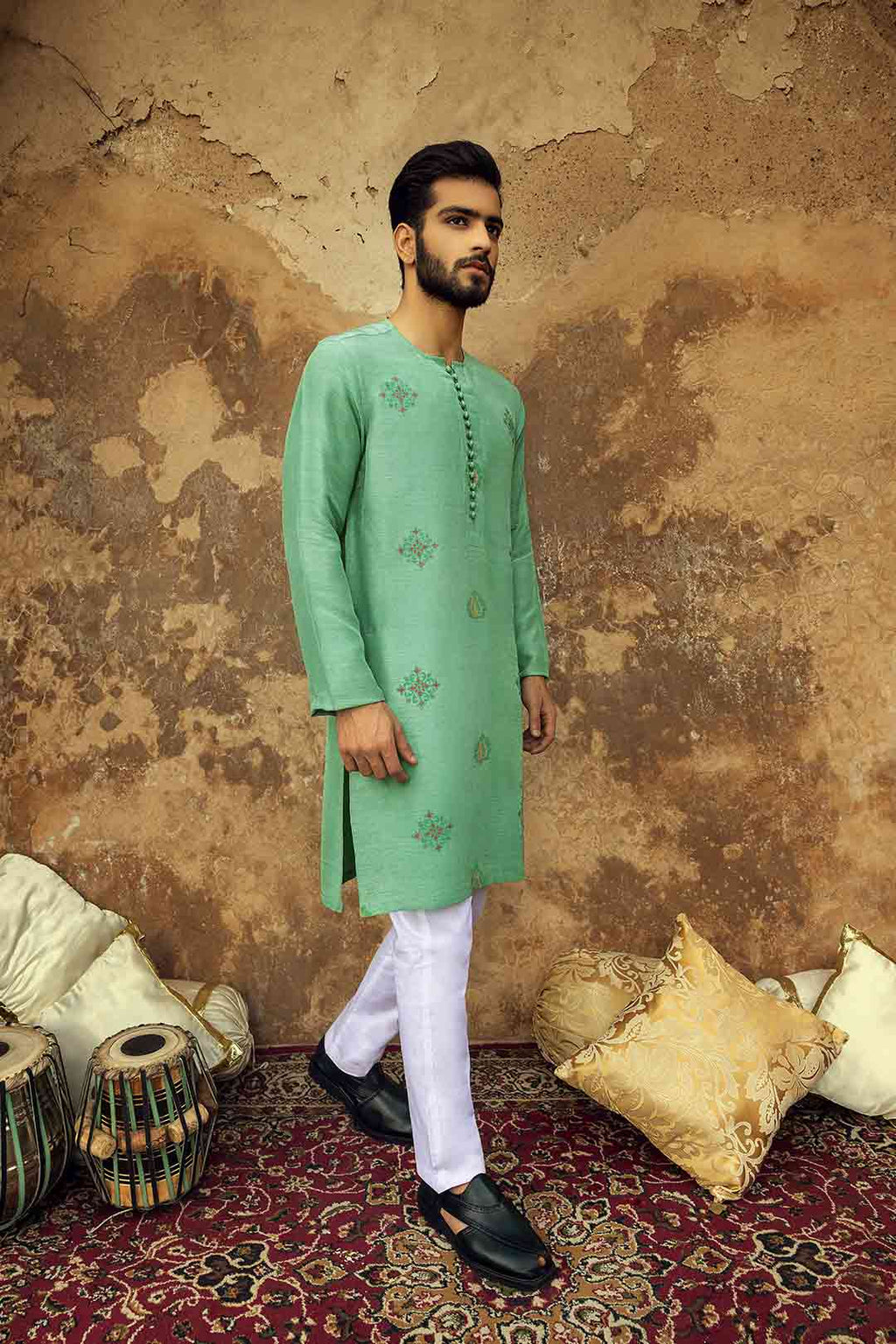 Tari Khan Kurta