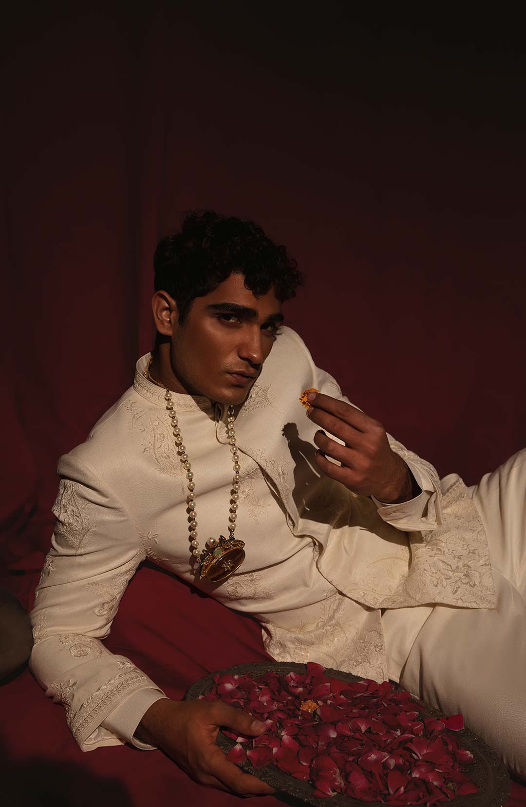 Ewad Prince Suit Secondary image